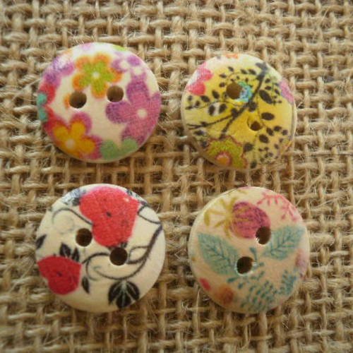 Lot (6)  de 4 boutons ronds à deux trous  en bois peint , coloris écru à motifs fleuris  ,  diamètre 16 mm 