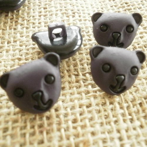 Boutons  en forme de têtes  d'ours , coloris violet  et noir , taille 18 mm 