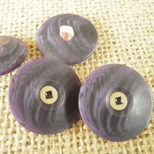 Boutons ronds x 6 en plastique , coloris violet marbré , centre laitonné , diamètre 23 mm