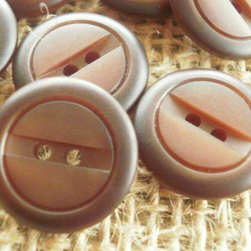 Lot de 2 boutons  ronds  à deux trous , en plastique  , coloris marron , diamètre 23 mm 