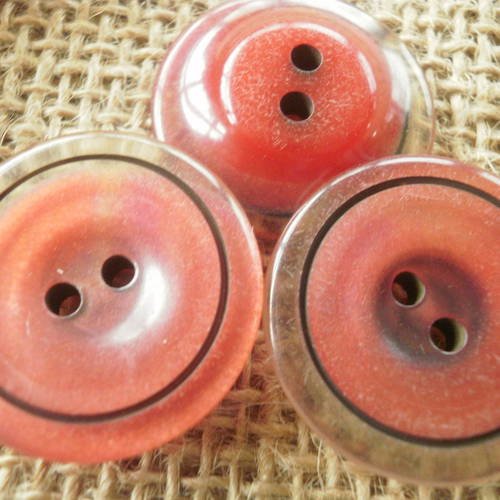Boutons ronds x 2 à deux trous en plastique , coloris rouge  et noir , diamètre 18 mm