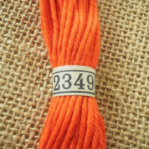 Echevette ancienne de coton à broder  retors dmc , numero 4  , coloris 2949 orange 