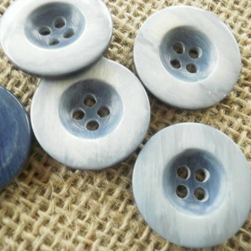 Lot de 2 boutons à quatre trous  ronds en plastique , coloris bleu marbré , diamètre 22 mm 