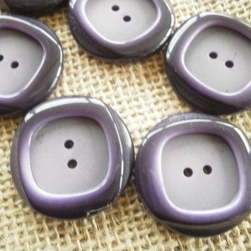 Lot de 5 boutons à deux trous ronds en plastique , coloris  violet  , diamètre 2,8 cm