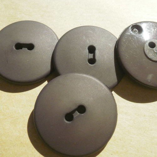Boutons  ronds à deux trous  en plastique  , coloris marron , diamètre 27 mm 