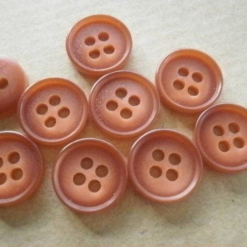 Lot de six petits boutons ronds à quatre trous , coloris marron clair  , diamètre 12 mm