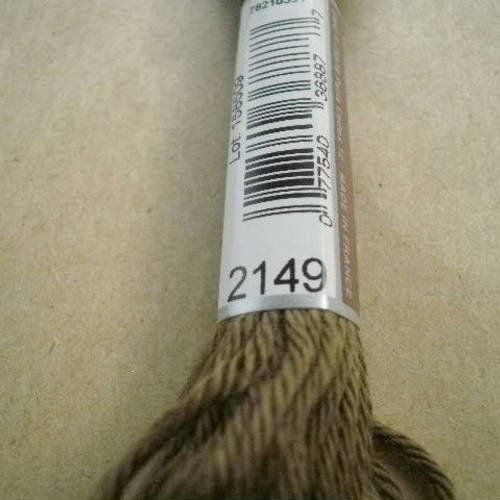 Echevette  de coton à broder  retors dmc , numero 4  , coloris 2149  marron 