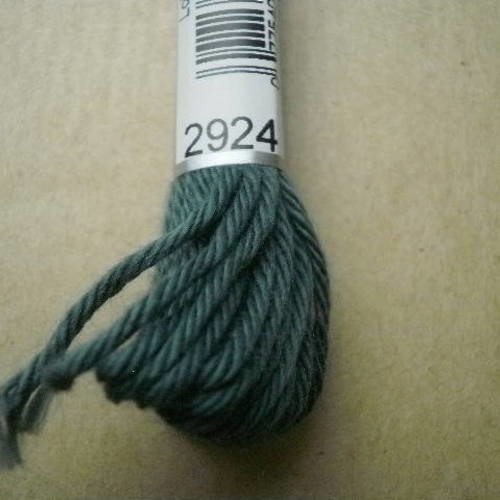 Echevette  de coton à broder  retors dmc , numero 4  , coloris 2924 vert 