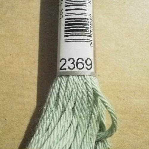 Echevette  de coton à broder  retors dmc , numero 4  , coloris 2369 vert  clair