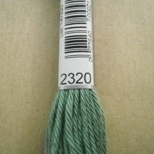 Echevette  de coton à broder  retors dmc , numero 4  , coloris 2320 vert 