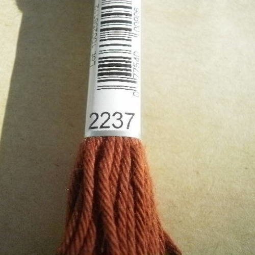 Echevette  de coton à broder  retors dmc , numero 4  , coloris 2237 marron 