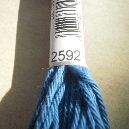Echevette  de coton à broder  retors dmc , numero 4  , coloris 2592 bleu pétrole 