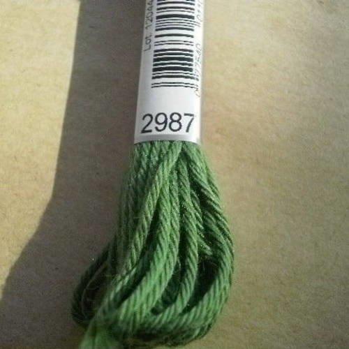 Echevette  de coton à broder  retors dmc , numero 4  , coloris 2987 vert 