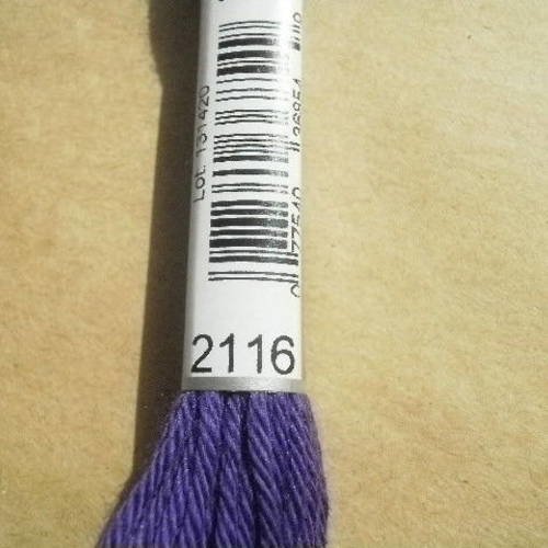 Echevette  de coton à broder  retors dmc , numero 4  , coloris 2116 violet 