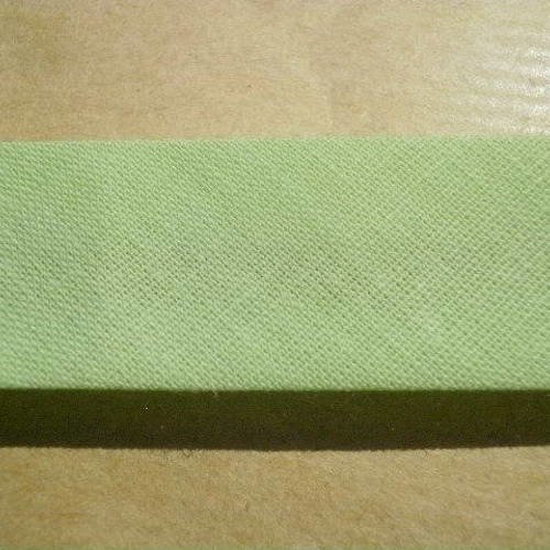 Biais x 2 mètres en polycoton , coloris vert clair , largeur 2 cm