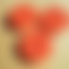 Bouton  rond en plastique à deux trous , de couleur  rouge à motif abeille , diamètre 15 mm 