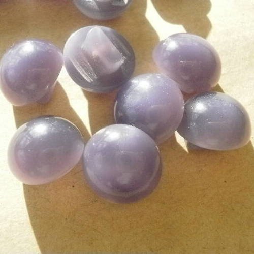 Boutons  boules en plastique  ,  coloris violet changeant  , diamètre 12 mm