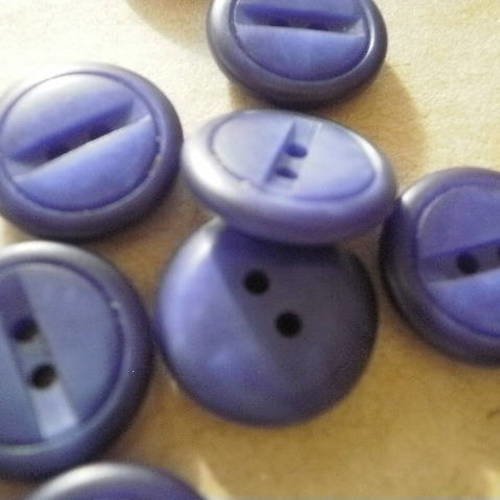 Petits boutons ronds à deux trous , en plastique , coloris violet 
