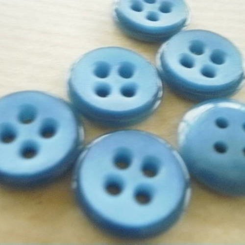 Lot de 2 boutons  ronds  à quatre trous , en plastique  , coloris  bleu jean  , diamètre 15 mm