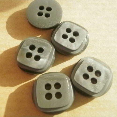 Lot de 2 boutons ronds à quatre trous  en plastique  , coloris gris , motif carré , diamètre 15 mm