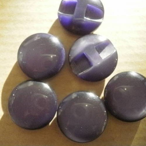 Lot de 2 boutons pastilles en  plastique , coloris violet  , diamètre 12 mm
