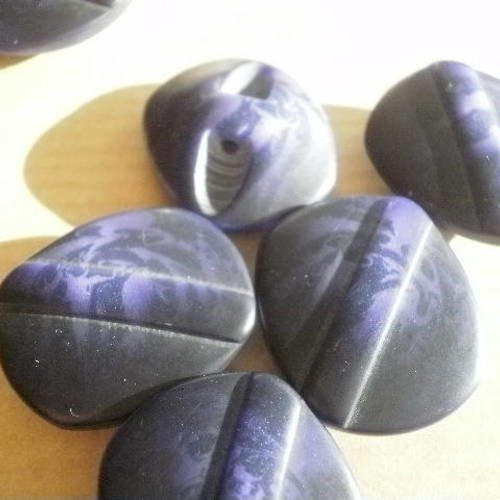 Boutons  en plastique  de  forme rectangle arrondis , coloris violet et noir marbré , taille 24/19 mm 
