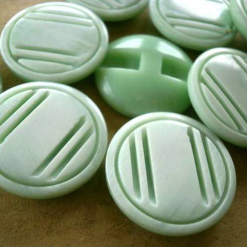 Lot de 4 boutons ronds en plastique , coloris vert  , diamètre  20 mm 