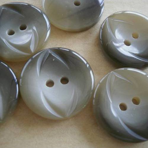 Lot de 2 boutons  ronds en plastique , coloris gris changeant , diamètre 15 mm 