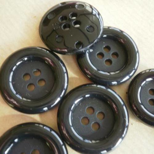 Boutons ronds x 2 en plastique  , coloris noir , diamètre 15 mm 