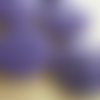 Boutons  ronds  , coloris  violet , motifs striés , diamètre 23 mm 