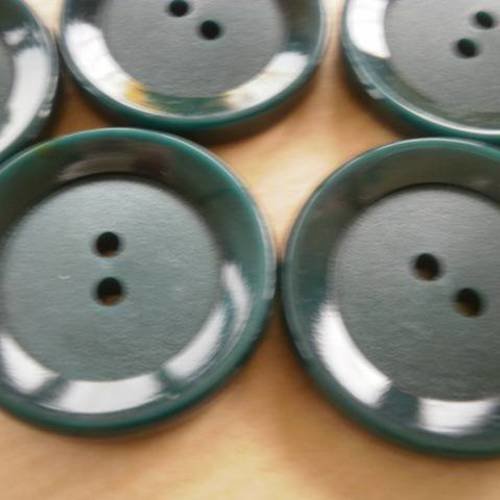 Boutons  ronds à deux trous en plastique  , coloris vert foncé  , diamètre 28 mm 