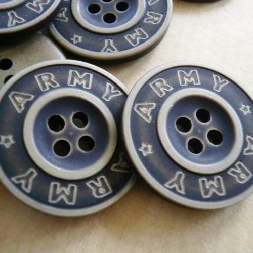 Boutons  ronds en plastique  , coloris  gris , inscription "army"  , diamètre 18 mm