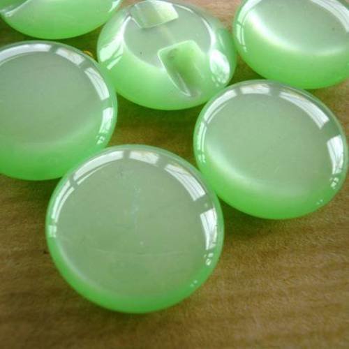 Lot de 2 boutons ronds en plastique  , coloris vert , diamètre  15 mm  