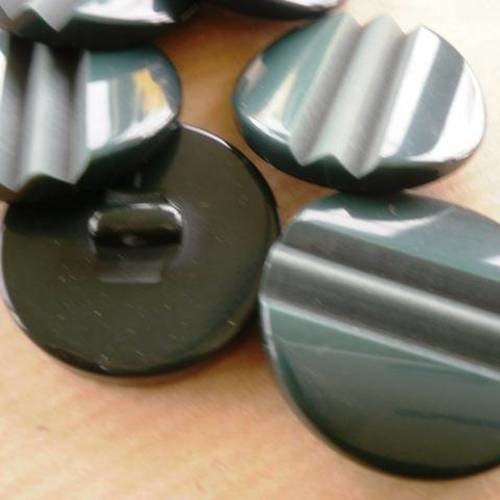 Boutons  ronds en plastique  , coloris vert , diamètre 28 mm 