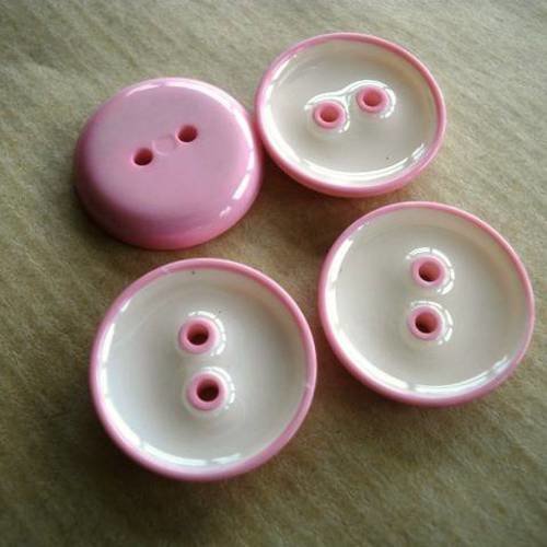 Lot de 2 boutons ronds en plastique , coloris rose , diamètre  18 mm 