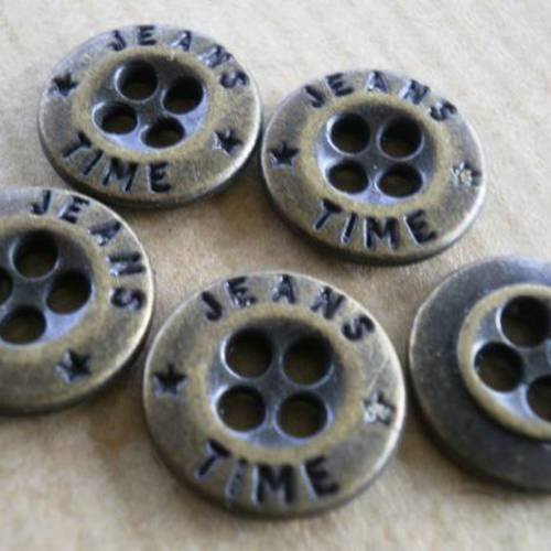 Lot de 3 boutons  ronds  en métal  , coloris   laiton et  inscription "jeans time"  ,  diamètre 15 mm 