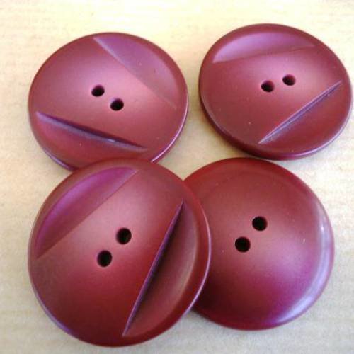 Boutons  ronds à deux trous en plastique  , coloris bordeaux , diamètre  28 mm 