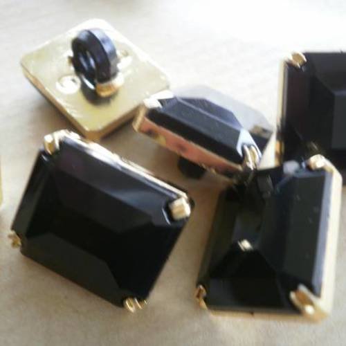 Boutons rectangles en plastique, coloris noir et doré , taille 13/17 mm