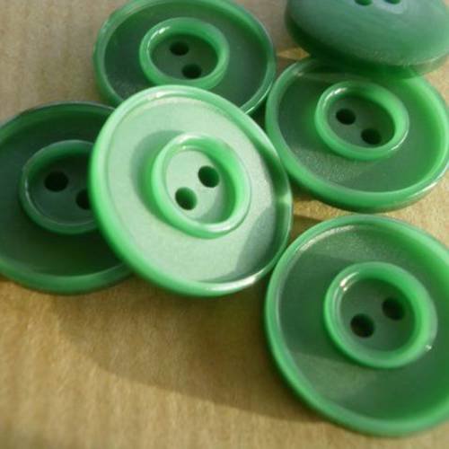 Lot de 2 boutons ronds à deux  trous en plastique , coloris vert , diamètre  18 mm 