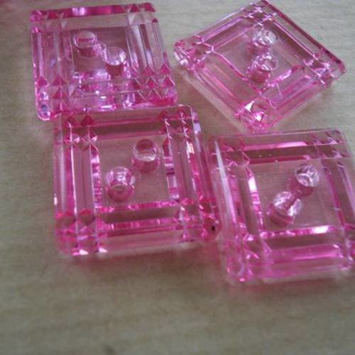Lot de 4 boutons carrés en plastique  , coloris rose transparent , taille  18 mm  