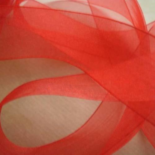 Deux mètres de ruban organza en  polyester  ,  coloris rouge , largeur 25 mm