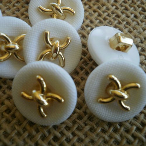 Boutons  ronds x 2  en plastique , coloris  blanc et doré , diamètre 18 mm