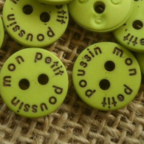 Lot de 2 boutons ronds en plastique , coloris  vert anis , diamètre 16 mm