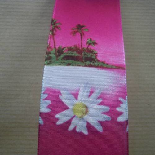 Ruban  en polyester  ,  coloris fuchsia , motifs fleurs et palmiers  , largeur  38 mm 