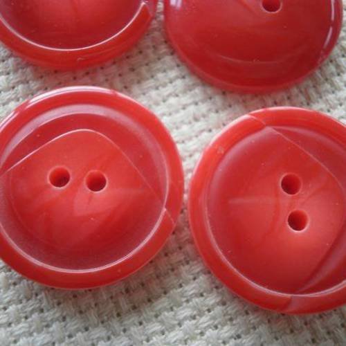 Boutons ronds à deux trous en plastique , coloris  rouge , diamètre 24 mm