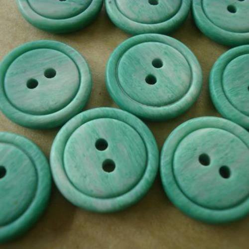 Lot de 2 boutons  ronds à deux trous en plastique , coloris vert marbré , diamètre 15 mm    
