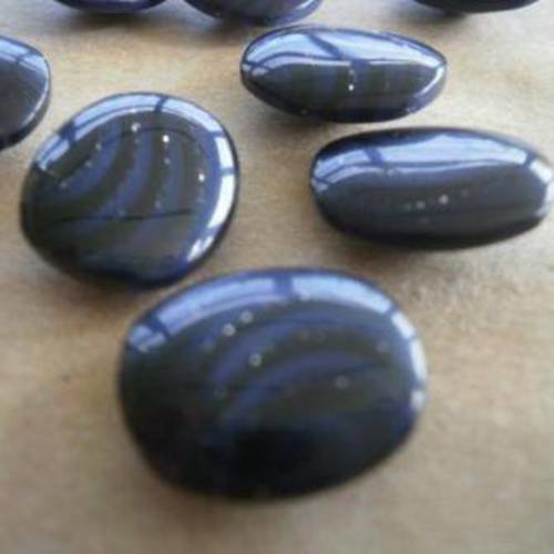 Lot de 2 boutons ovales en plastique , coloris  marine , noir et argenté  , taille  16 / 13 mm 