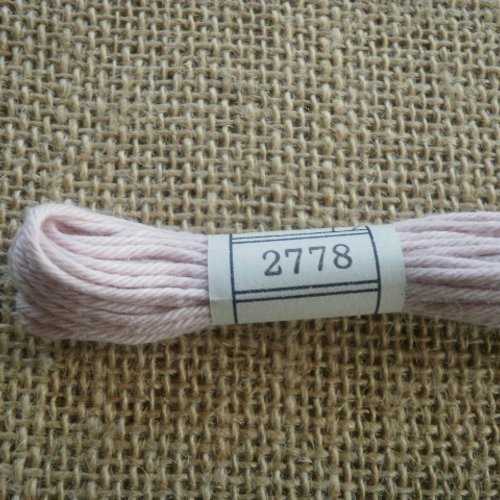 Echevette ancienne de coton à broder  retors dmc , numéro 4  , coloris 2778 rose