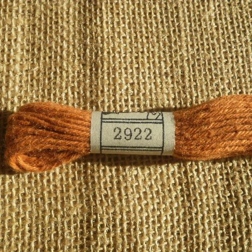 Echevette ancienne de coton à broder  retors dmc , numéro 4 , coloris 2922 orange brique