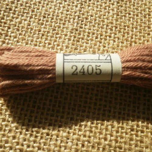 Echevette ancienne de coton à broder  retors dmc , numéro 4 , coloris 2405 marron clair